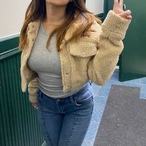 Cropped prettylittlething beige jacket